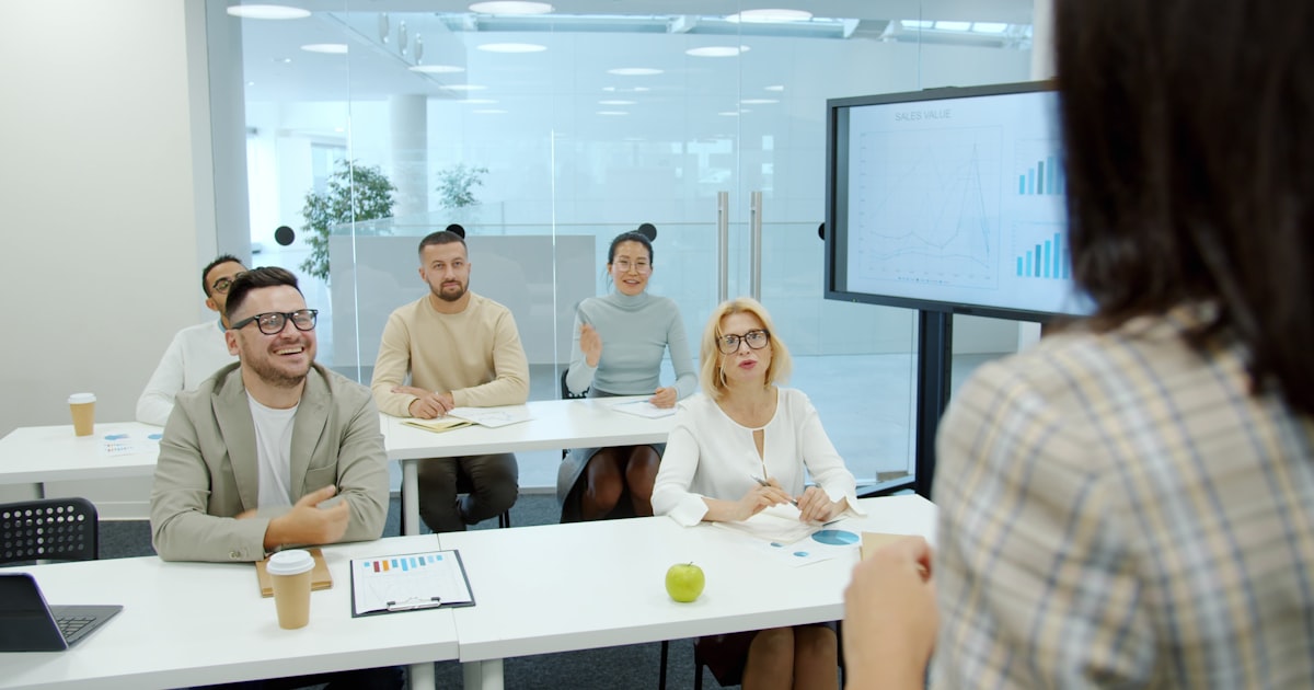 Adapting the Challenger Sale for Coaching Environments in 2026 - Parallax sales coaching